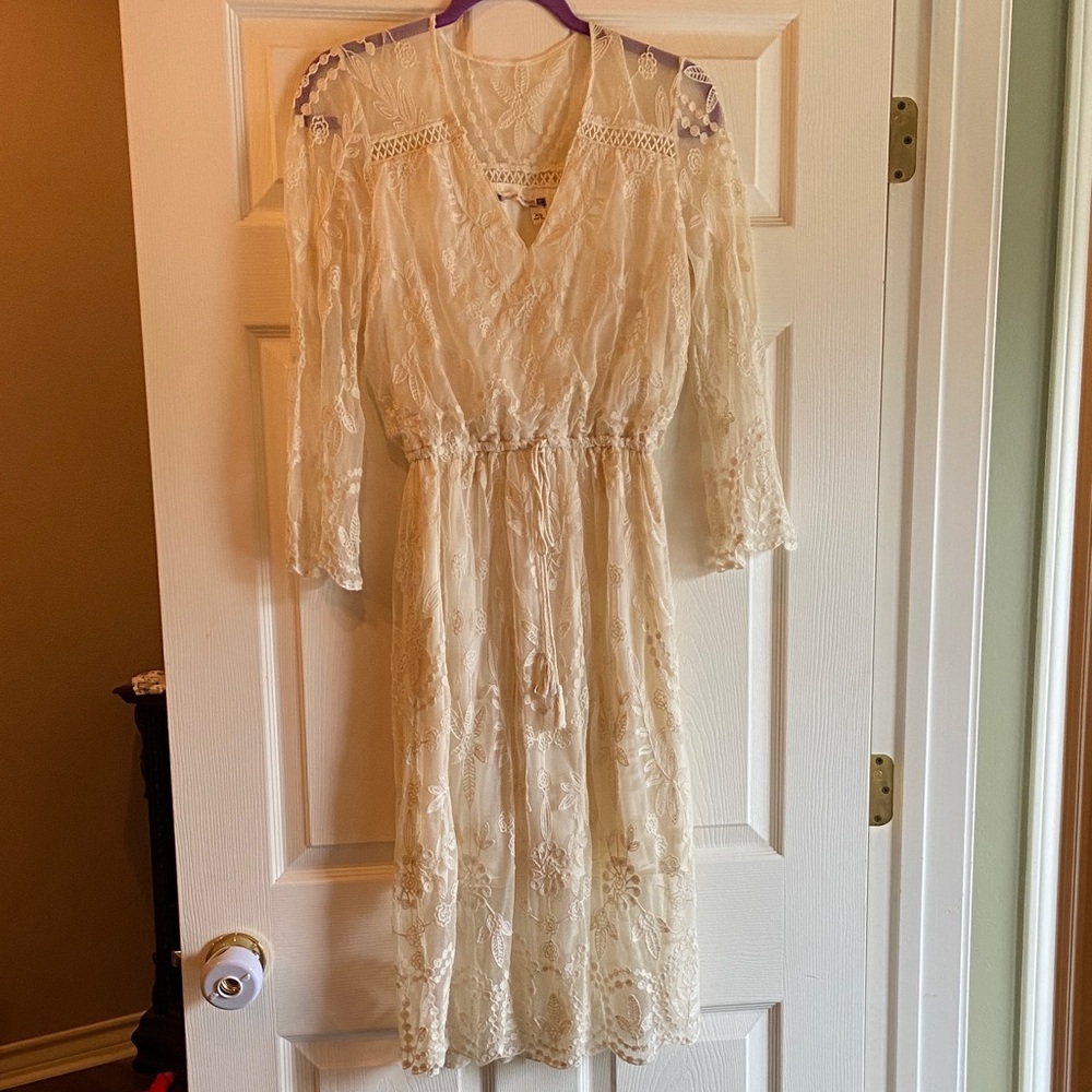 Elegant Cream Lace Dress